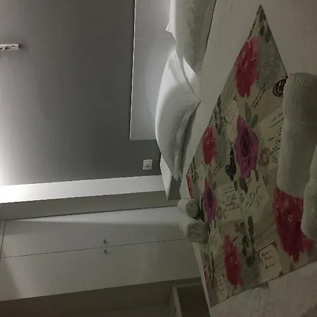 Flowers Bed & Breakfast 3*