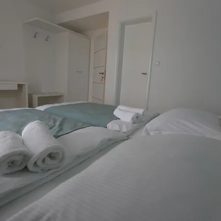 Bed & Breakfast Flowers 3*